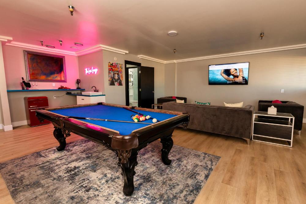 Lexi Suite interior